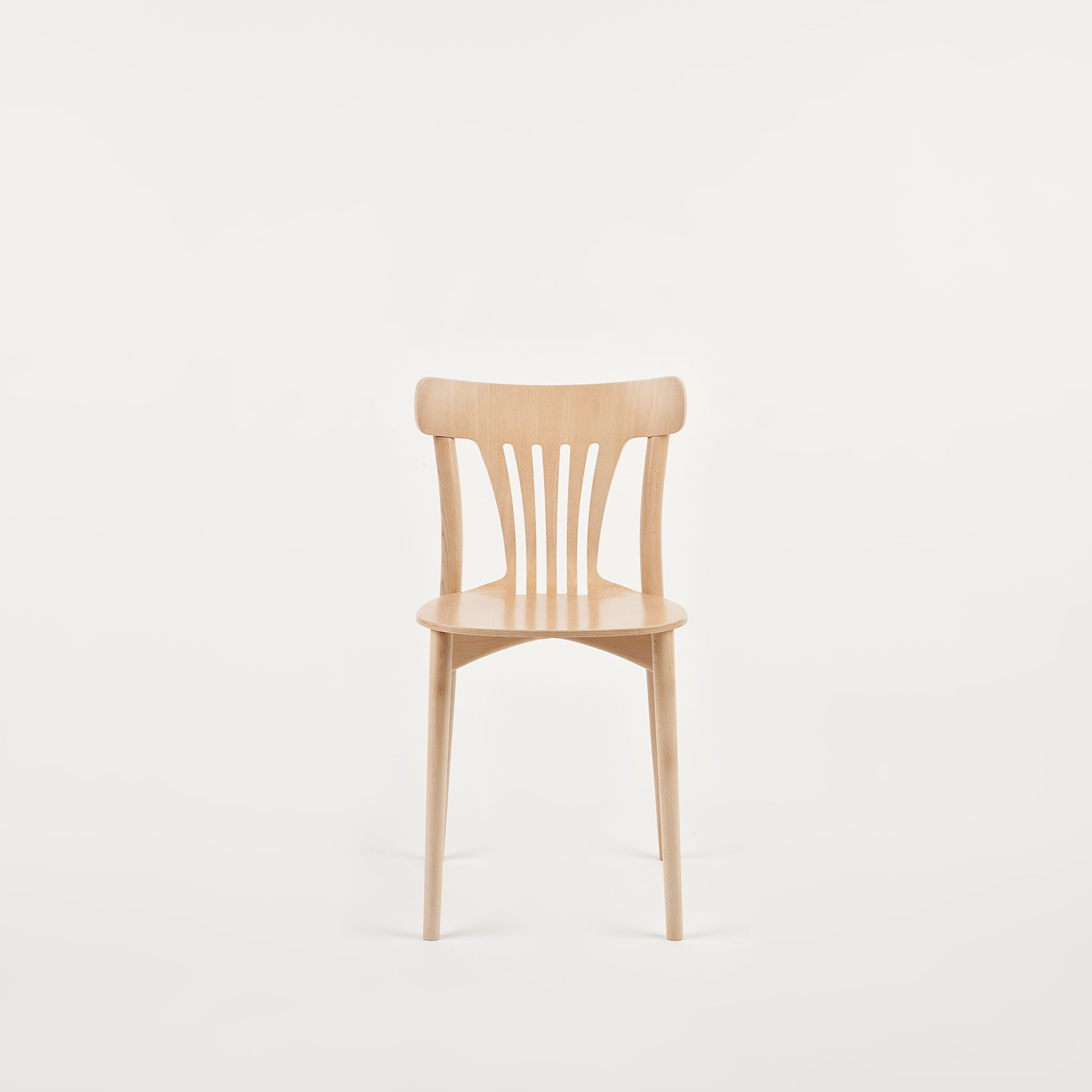 Corte 12, designad trästol