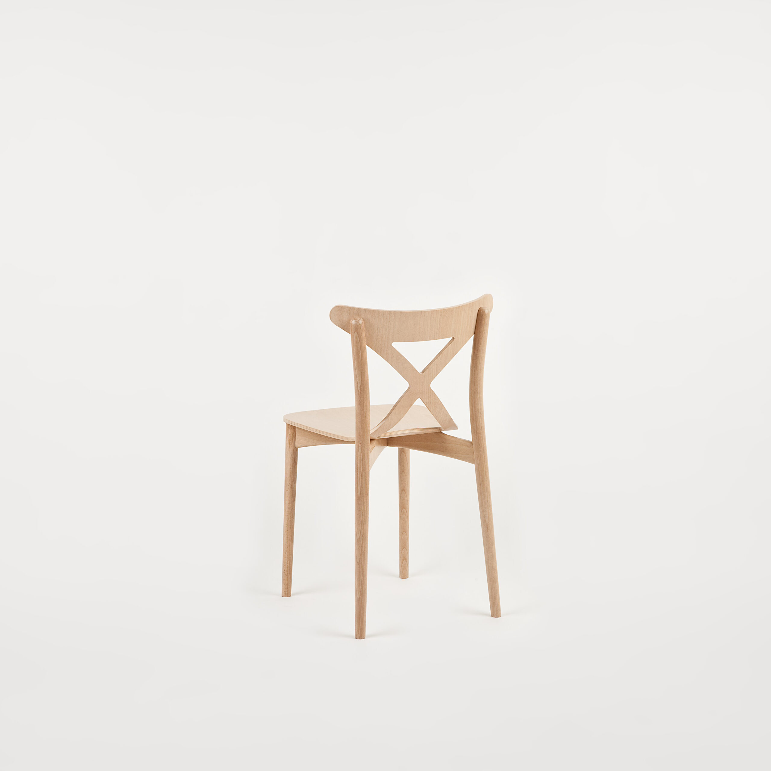Corte 13, designad trästol